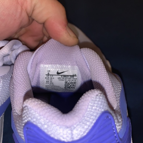 WMN’S Nike Ike to running shoe 🚨🆕🆕🚨 - Picture 3 of 5